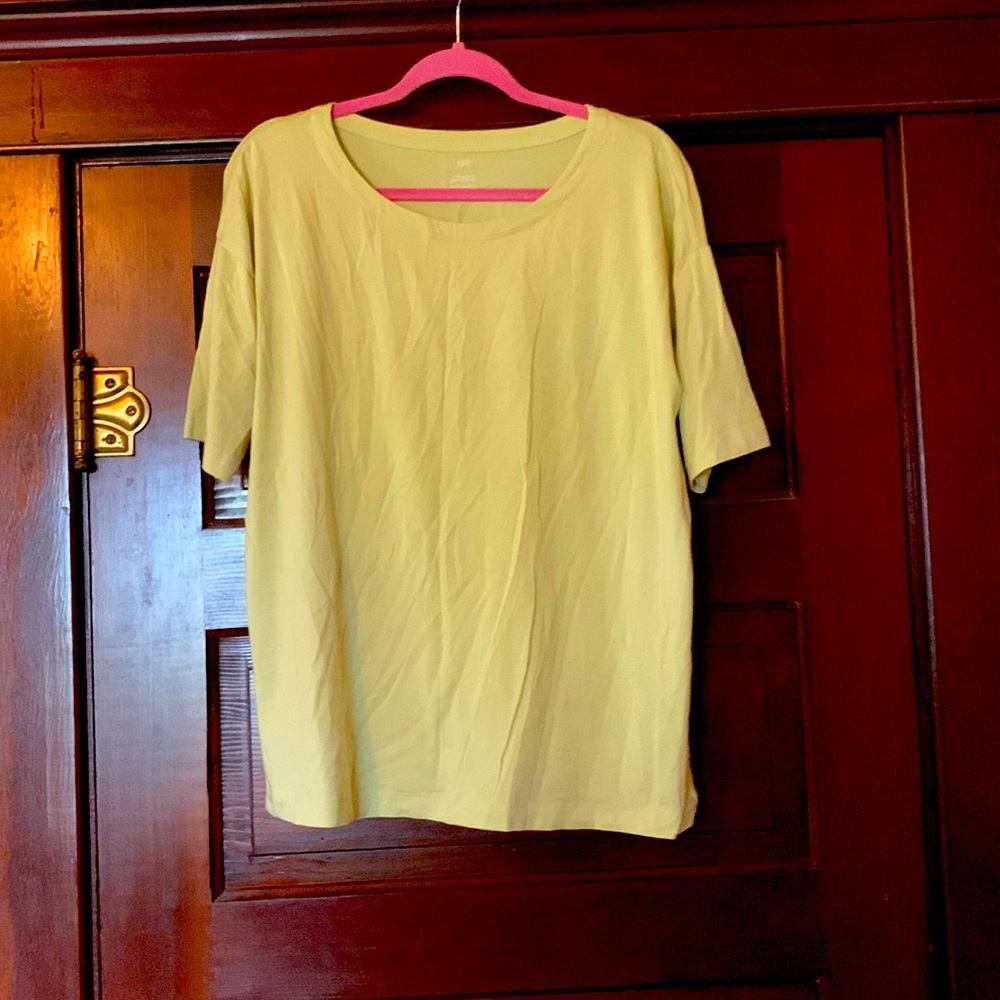 Pale green J.Jill elbow length sleeved tee with a faced round neck